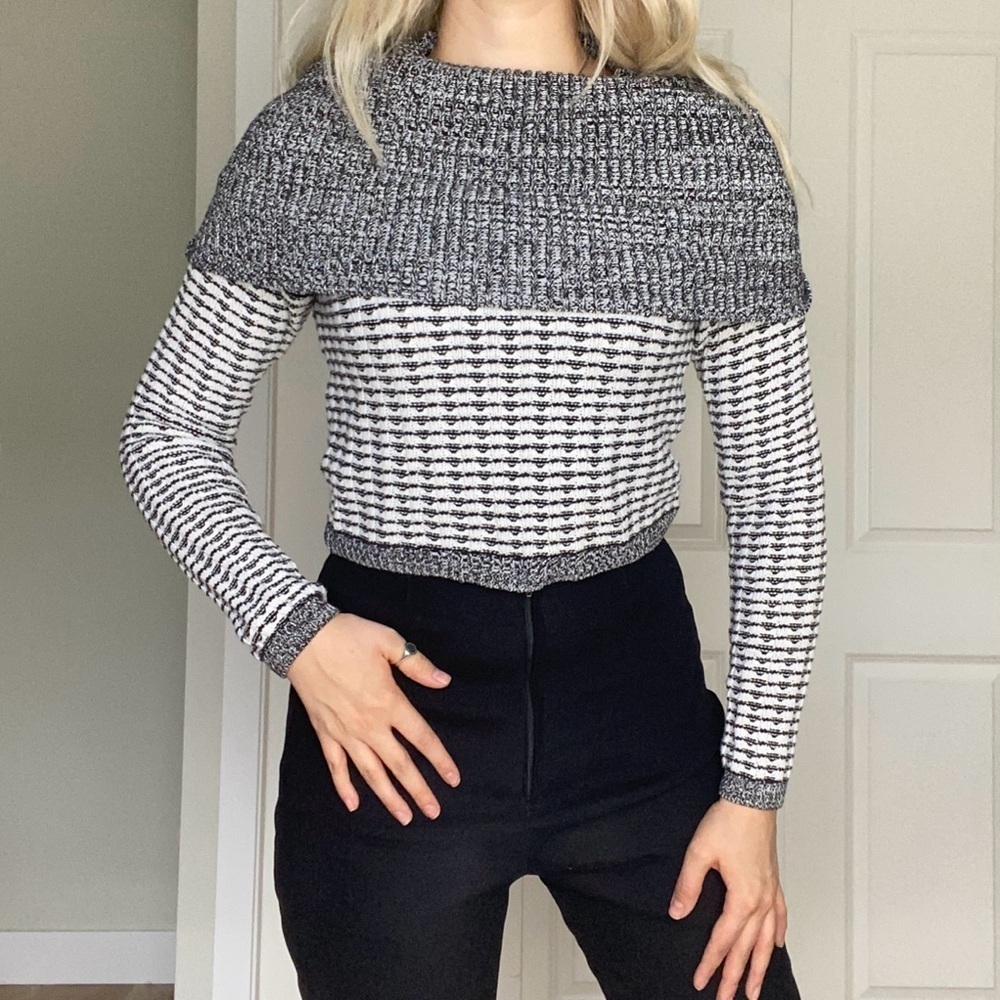 GUESS cropped cowl neck black and white knit sweater. Cold shoulder. Size small - Picture 6 of 10